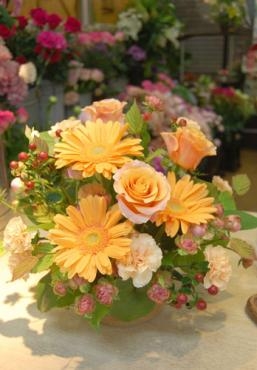 母の日のおまかせアレンジメント|「フラワーデザイン・アドニス」　（福岡県那珂川市の花屋）のブログ